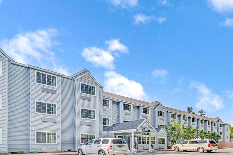 Days Inn by Wyndham Sturbridge - photo 1