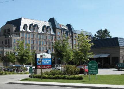 Holiday Inn & Suites North Vancouver - photo 2