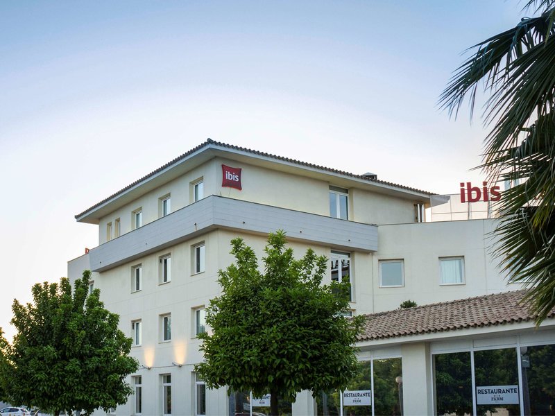 ibis Sevilla - foto 1