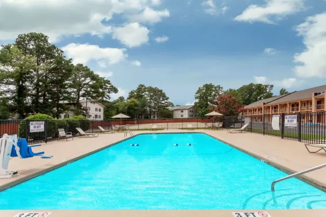 Days Inn by Wyndham Columbia - photo 2