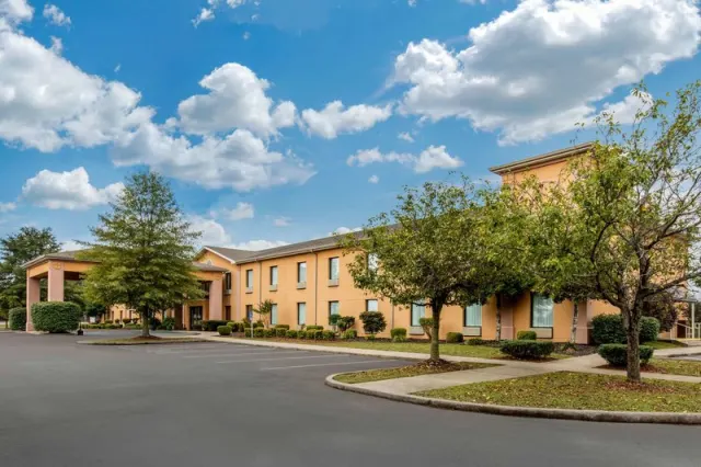 Quality Inn & Suites Benton - Draffenville - photo 2
