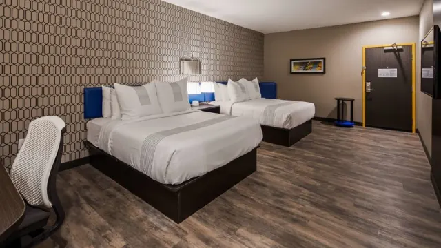 GLo Best Western Tulsa East Route 66 - photo 3