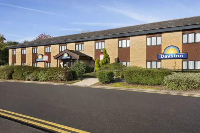Days Inn by Wyndham Bradford M62 - photo 2
