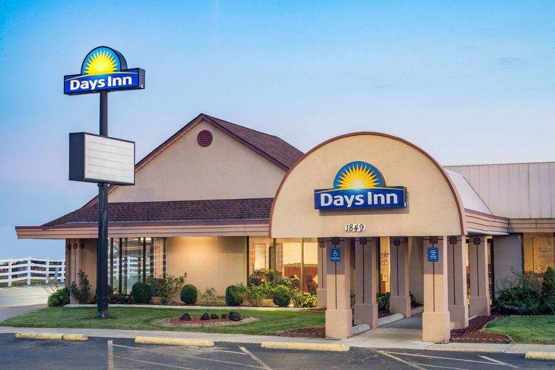 Days Inn by Wyndham Grove City Columbus South - zdjęcie 1