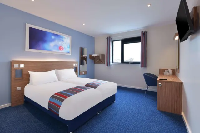 Travelodge London Hackney - photo 2