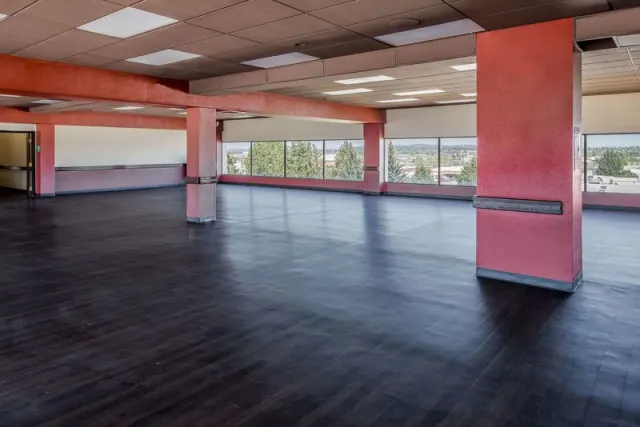 Ramada by Wyndham Downtown Spokane - zdjęcie 4