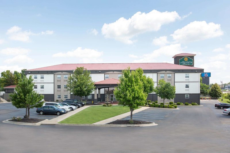 La Quinta Inn & Suites by Wyndham Blue Springs - foto 1