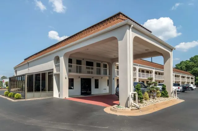 Quality Inn Mcdonough Atlanta South - photo 2