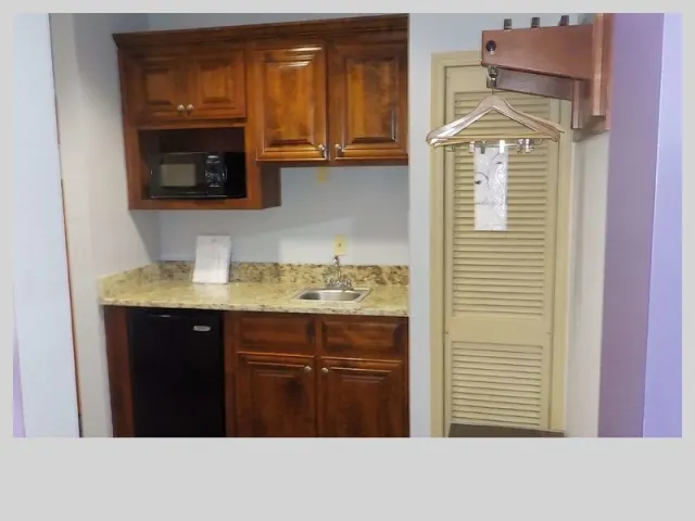 SureStay Plus Hotel by Best Western Warner Robins AFB - photo 3