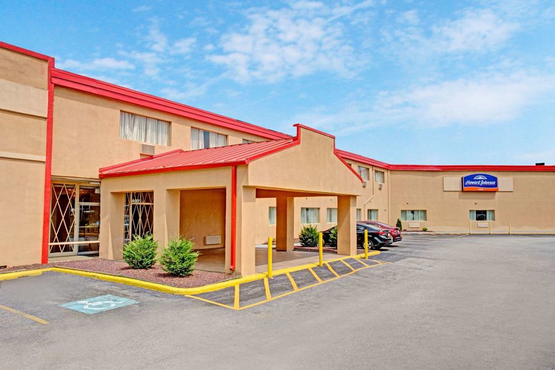 Howard Johnson by Wyndham Pikesville - photo 1