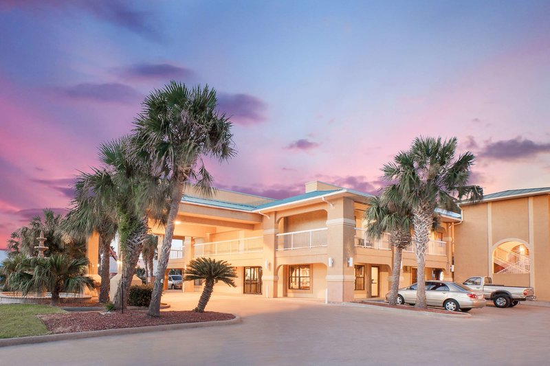 Super 8 by Wyndham Corpus Christi - photo 1