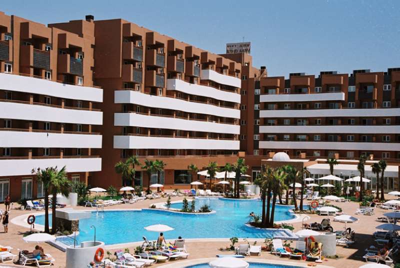 Apartahotel Arena Center - photo 1