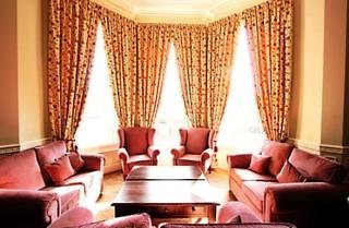 Palmers Lodge Swiss Cottage - photo 2