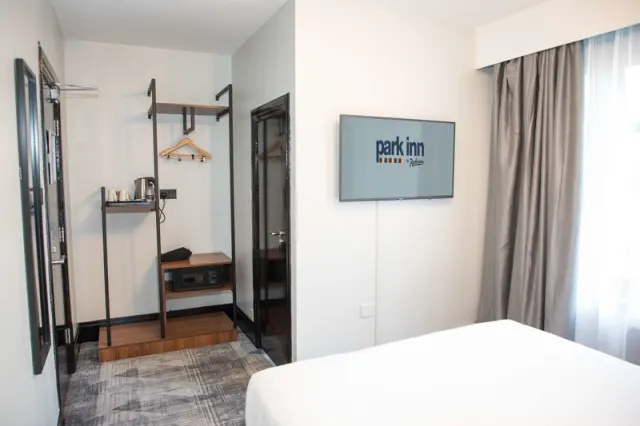 Park Inn by Radisson Bournemouth - photo 3