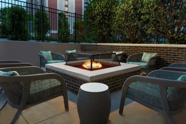 Hampton Inn & Suites Atlanta Buckhead Place - photo 4