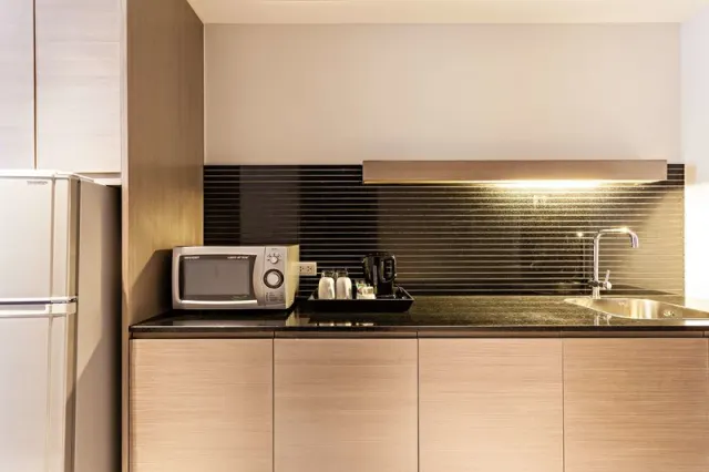Hyatt Place Bangkok Sukhumvit 1 - photo 4