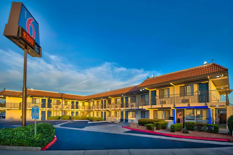 Motel 6 Vallejo Six Flags West - photo 1