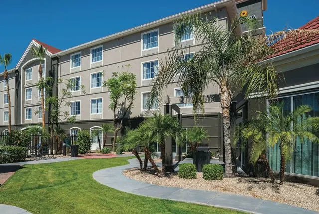 Holiday Inn Phoenix  Chandler - photo 3