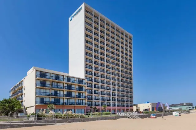 Wyndham Virginia Beach Oceanfront - photo 2