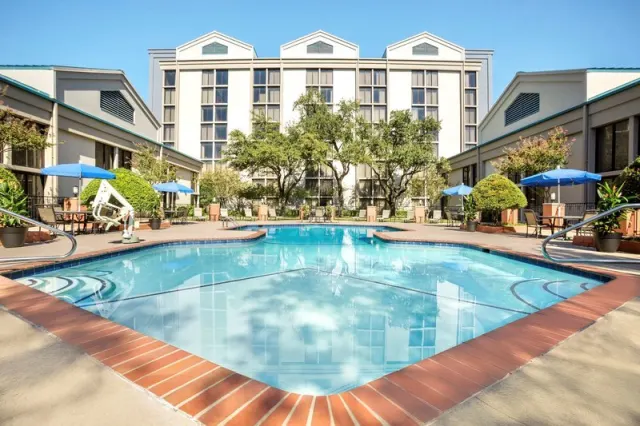 DoubleTree by Hilton Hotel Dallas - DFW Airport North - photo 4