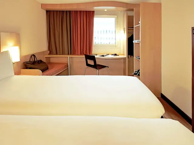 ibis Lleida - photo 4
