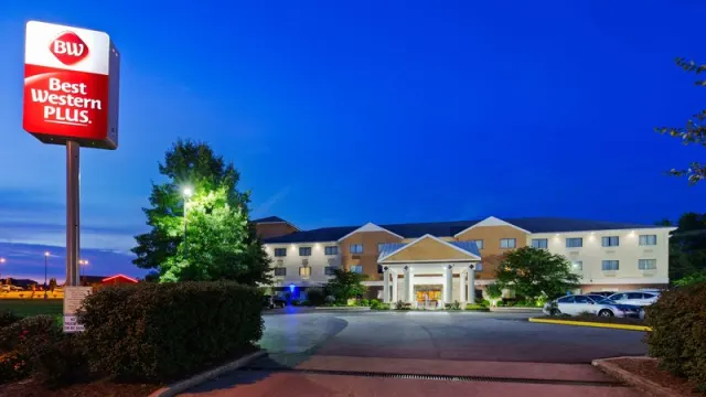 Best Western Plus Georgetown Corporate Center Hotel - photo 2