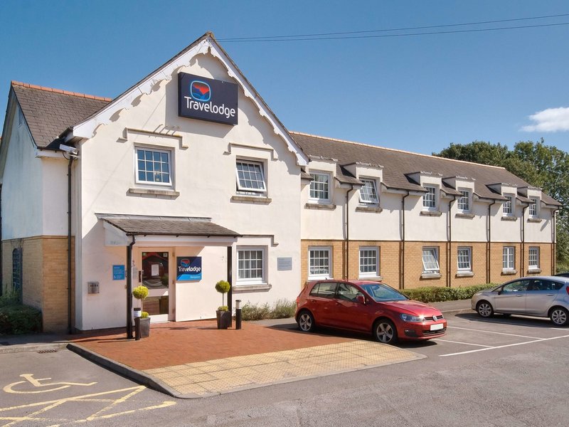 Travelodge Cardiff Airport - photo 1