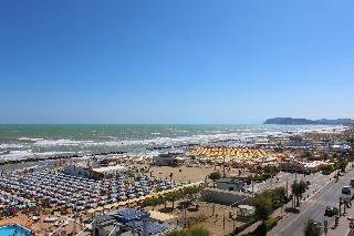 Hotel Silvia - photo 1