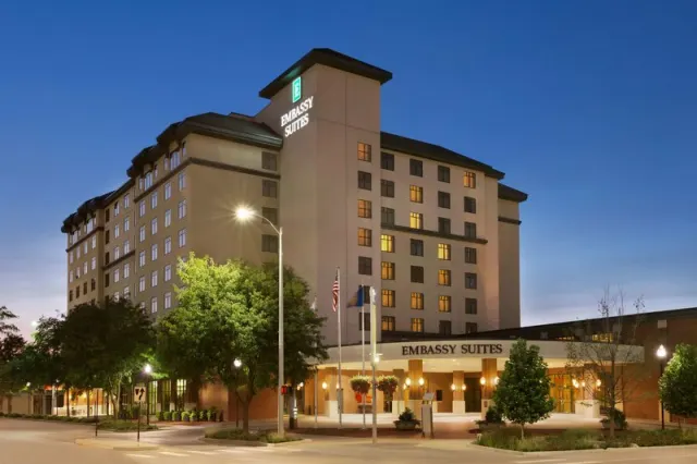 Embassy Suites Lincoln - foto 3