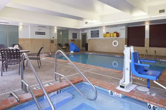 Hilton Garden Inn Evansville - photo 3