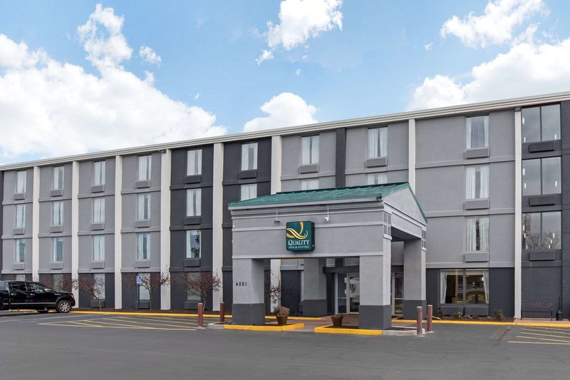 Quality Inn & Suites - foto 1
