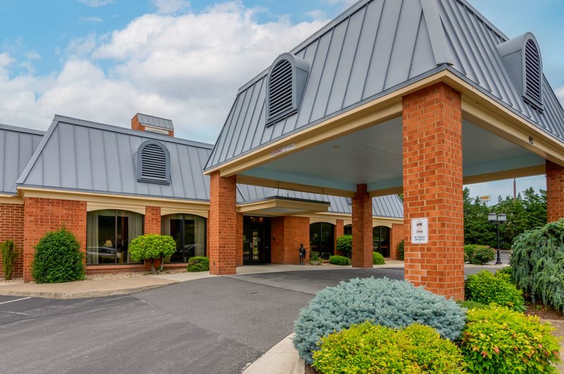 Best Western Staunton Inn - photo 1