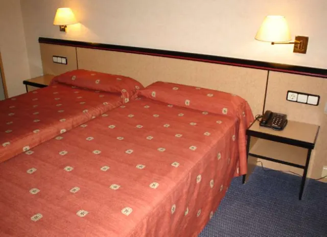 Barcelona Century Hotel - photo 4