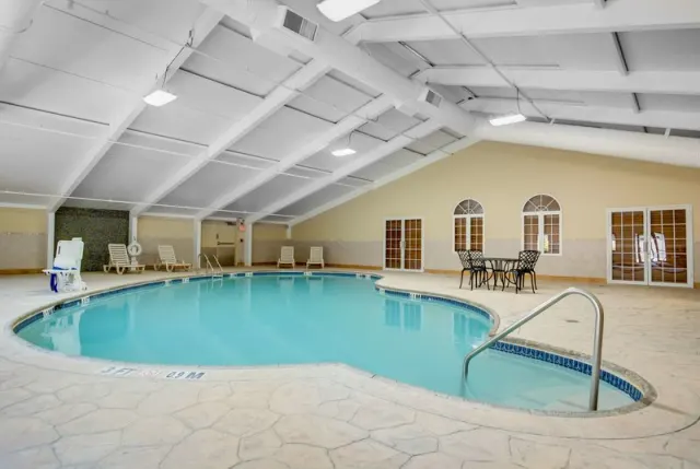 Days Hotel by Wyndham Toms River Jersey Shore - photo 2