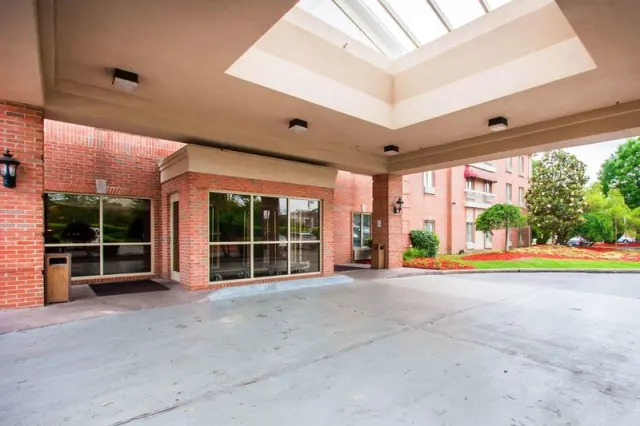 Quality Inn & Suites Germantown North - photo 2