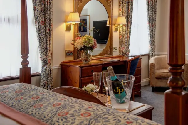 The Tollgate Inn - photo 4