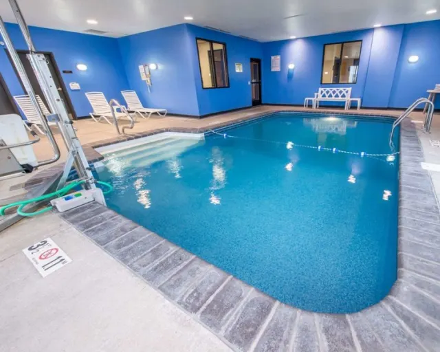 Comfort Suites - mynd 4