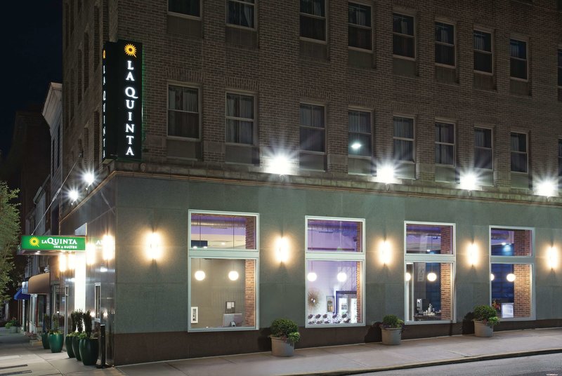 La Quinta Inn & Suites by Wyndham Baltimore Downtown - foto 1