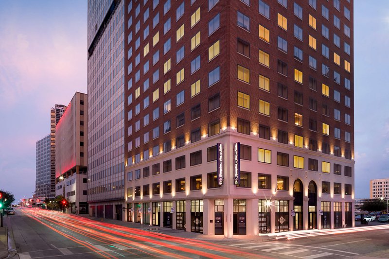 Hampton Inn & Suites Dallas Downtown - photo 1