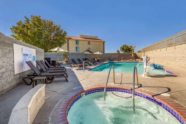 Comfort Inn & Suites Lancaster Antelope Valley - foto 4