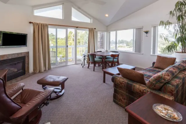 Travelodge by Wyndham Depoe Bay - photo 2