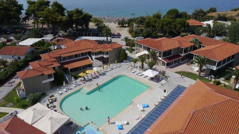 Lagomandra Beach Hotel - photo 1