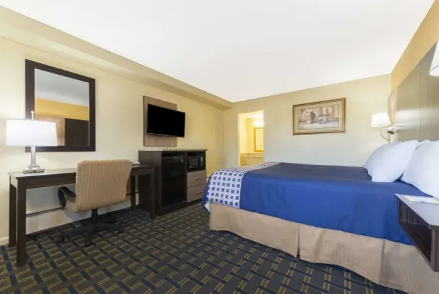 Days Inn by Wyndham TonawandaBuffalo - photo 3
