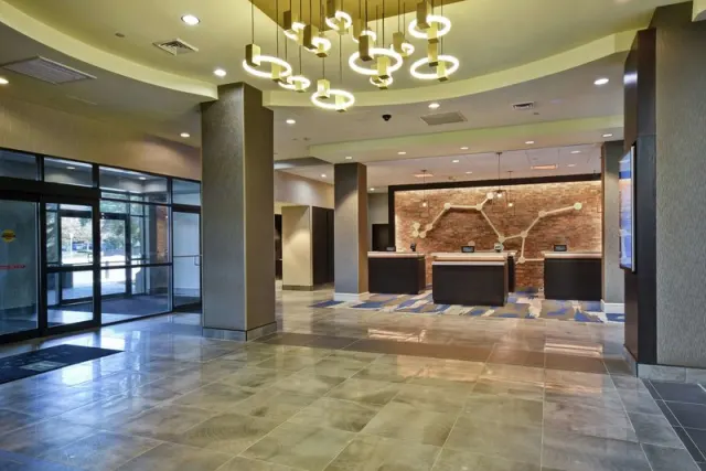Embassy Suites Montgomery Conference Center - foto 4