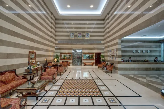 Marina Hotel Apartments - photo 2