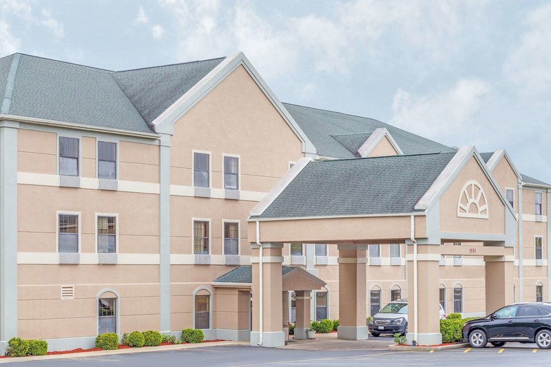 Super 8 by Wyndham Freeport - photo 1