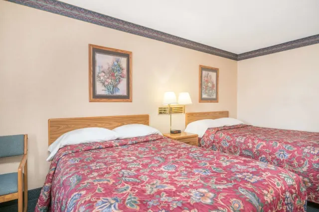 Super 8 by Wyndham Superior WI - photo 3