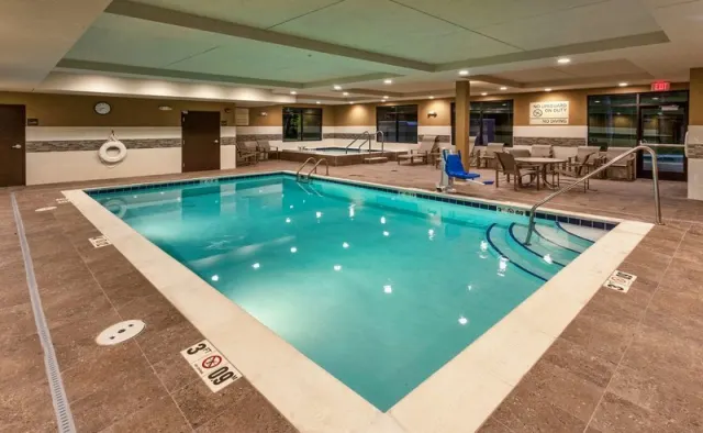 Hampton Inn & Suites Duluth North/Mall Area - foto 3