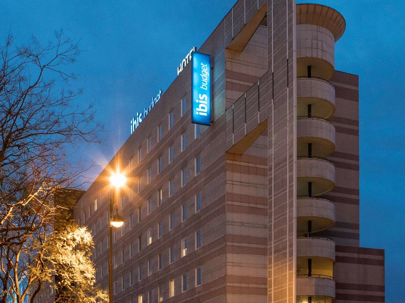 ibis budget Paris Porte de Montmartre - photo 1