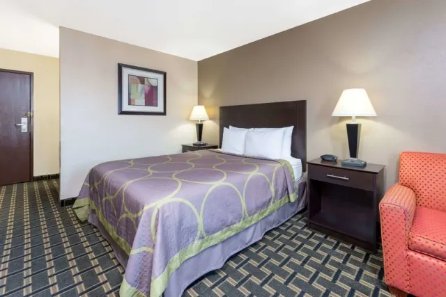 Super 8 by Wyndham Springfield East - larawan 3